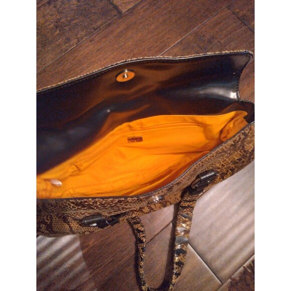 Luxury Snake‎ Print Faux Leather Shoulder Bag with Metal Hardware Brown Tan - Picture 3 of 4